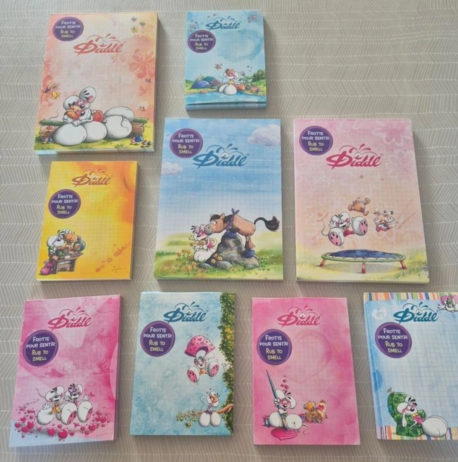 Lot 9 feuilles collection MID